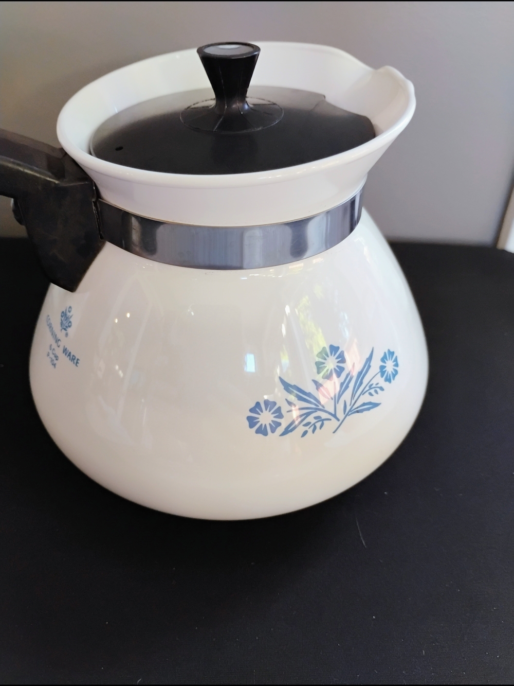 Retro Corning Ware Blue Cornflower Tea/Coffee Pot with Black Handle - Picture 3 of 16